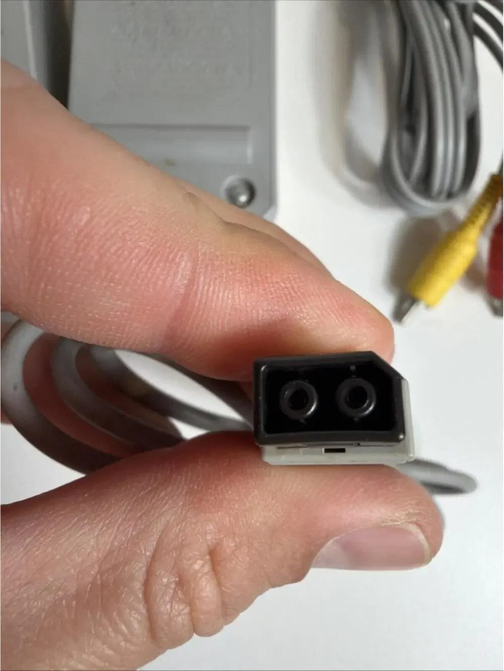 Nintendo (2)RVL-002 AC Power Adapter & AV Cords for Nintendo Wii